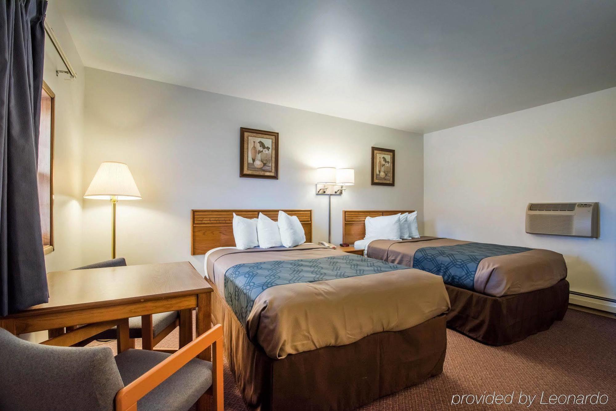 Econo Lodge Сент-Олбанс Екстер'єр фото