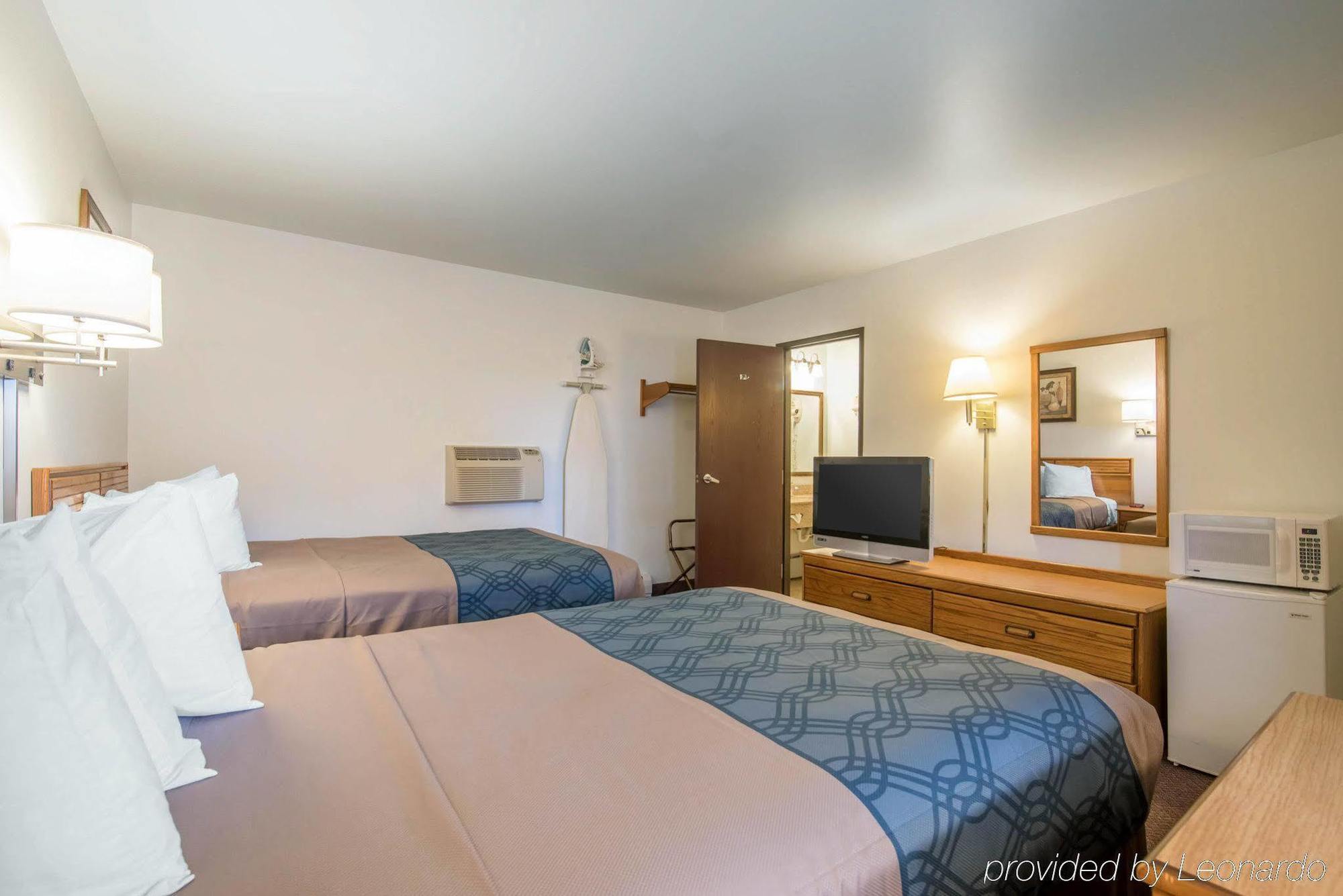 Econo Lodge Сент-Олбанс Екстер'єр фото