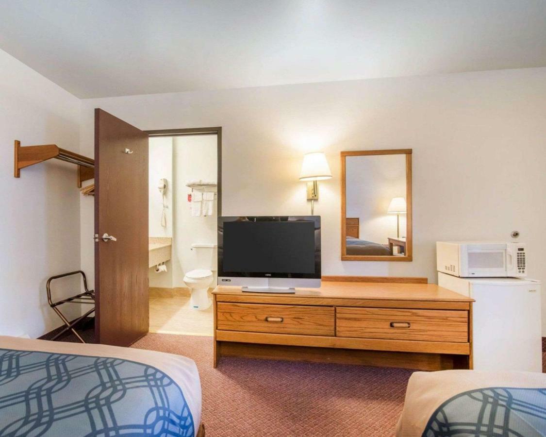 Econo Lodge Сент-Олбанс Екстер'єр фото